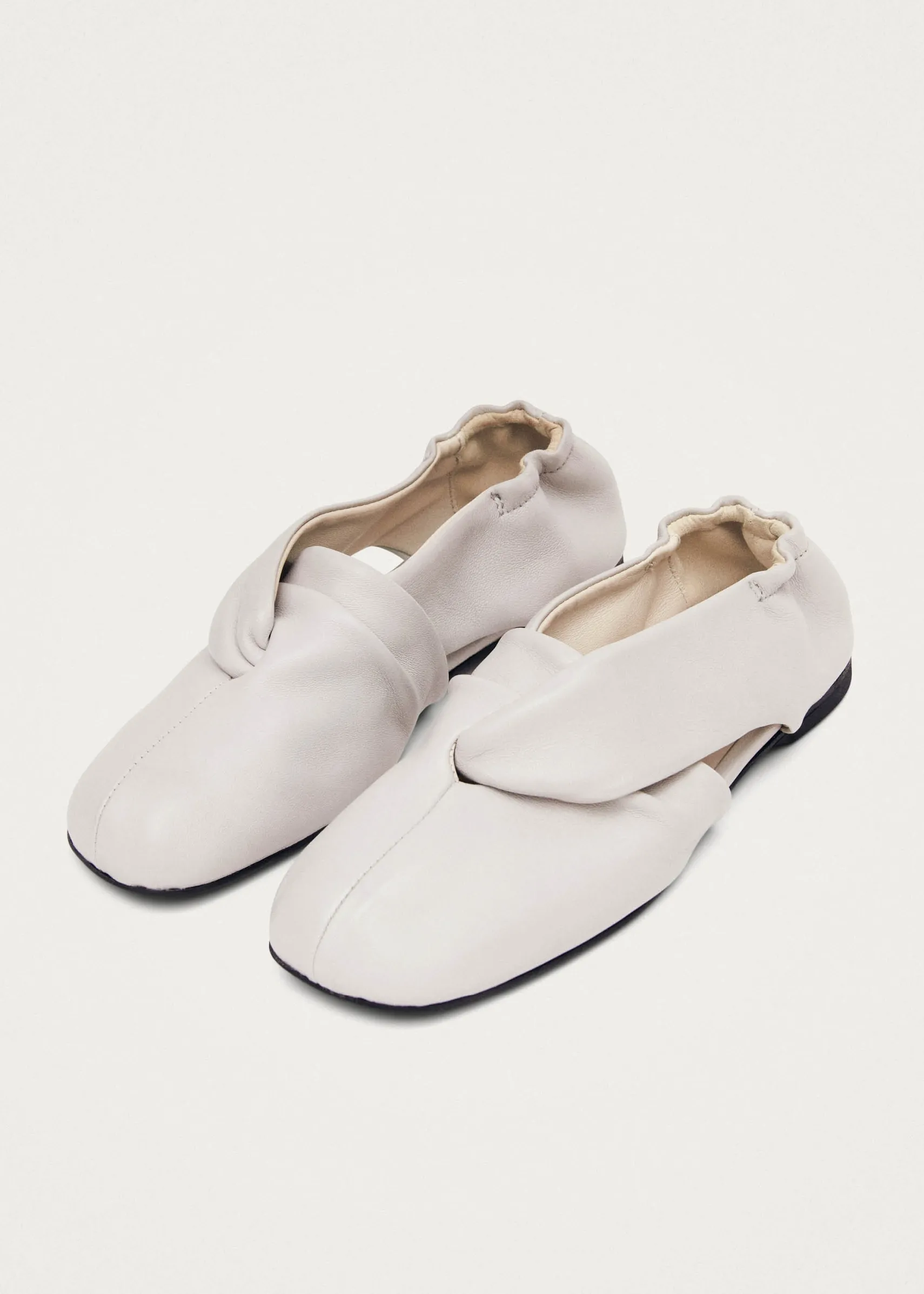 ALOHAS Alaula Light Grey Leather Ballet Flats