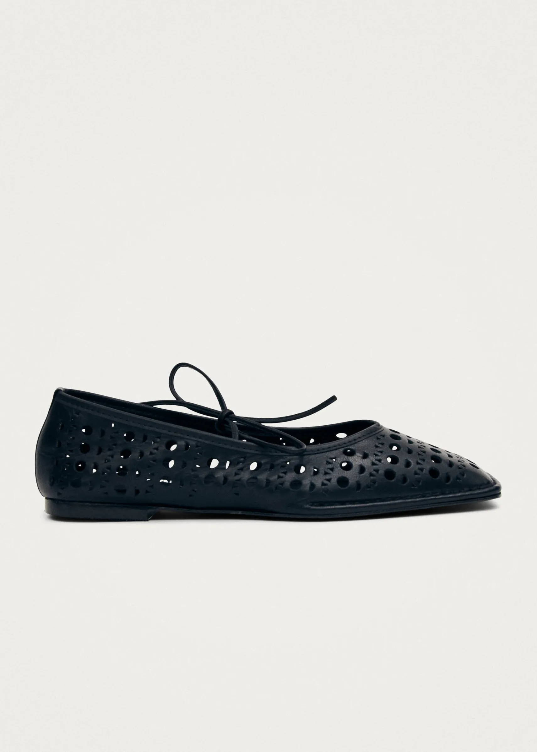 ALOHAS Sway Slit Black Leather Ballet Flats