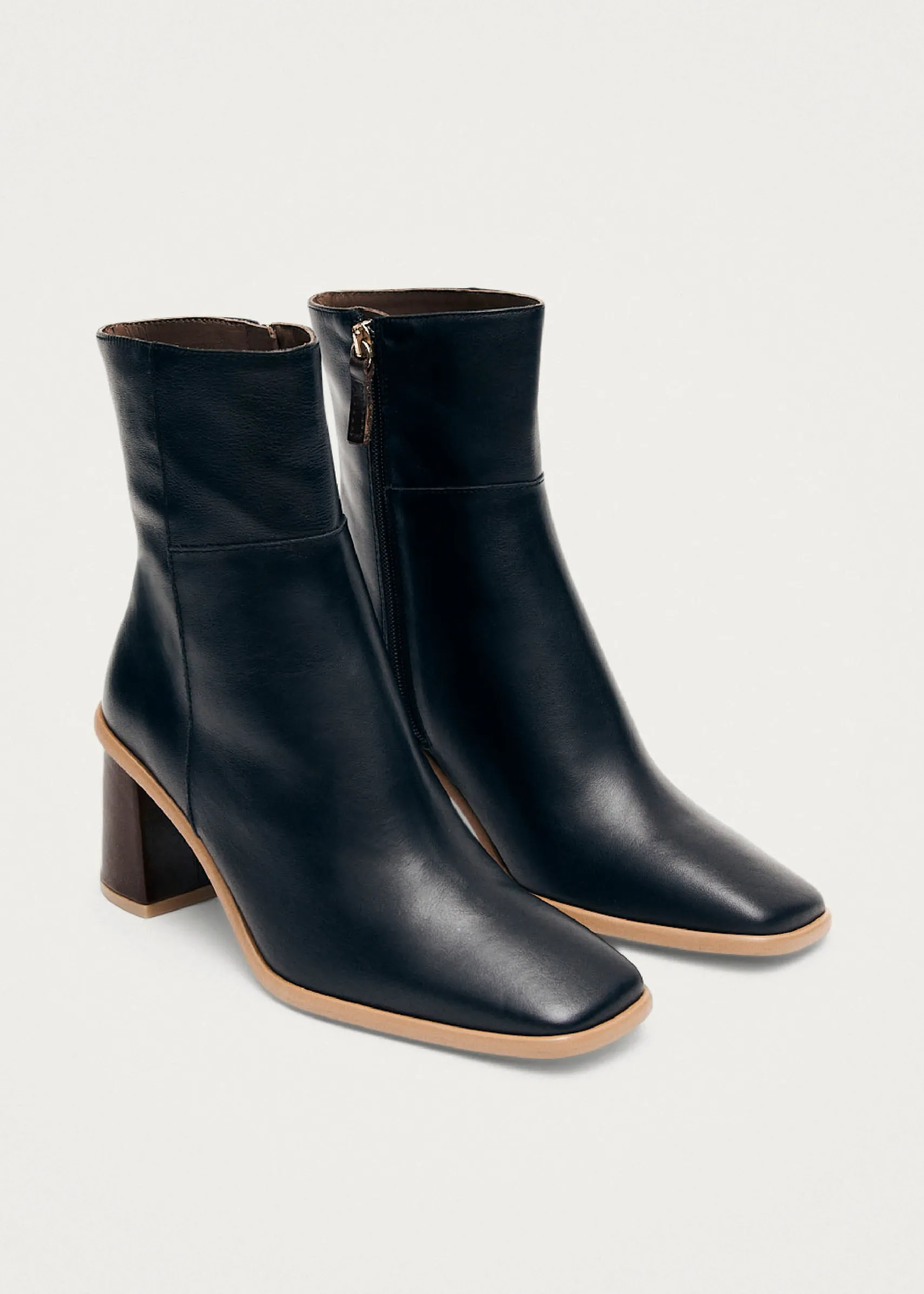 ALOHAS West Vintage Black Leather Ankle Boots