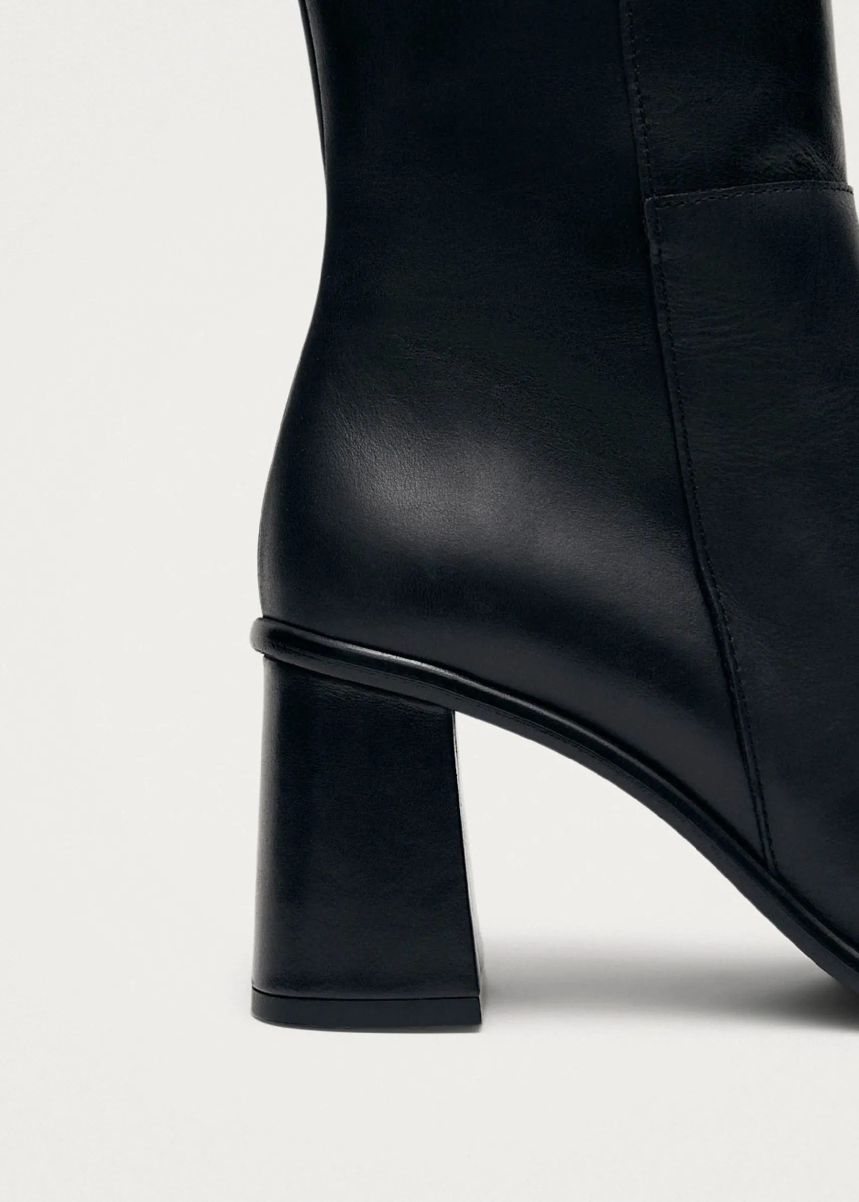 ALOHAS West Vintage Total Black Leather Ankle Boots