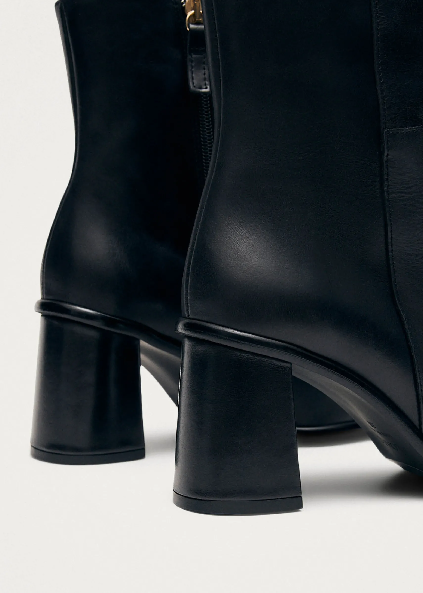 ALOHAS West Vintage Total Black Leather Ankle Boots